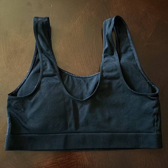 Sport bra With Removable Pads Color Black Label Unclear Size Medium - Picture 3 of 11